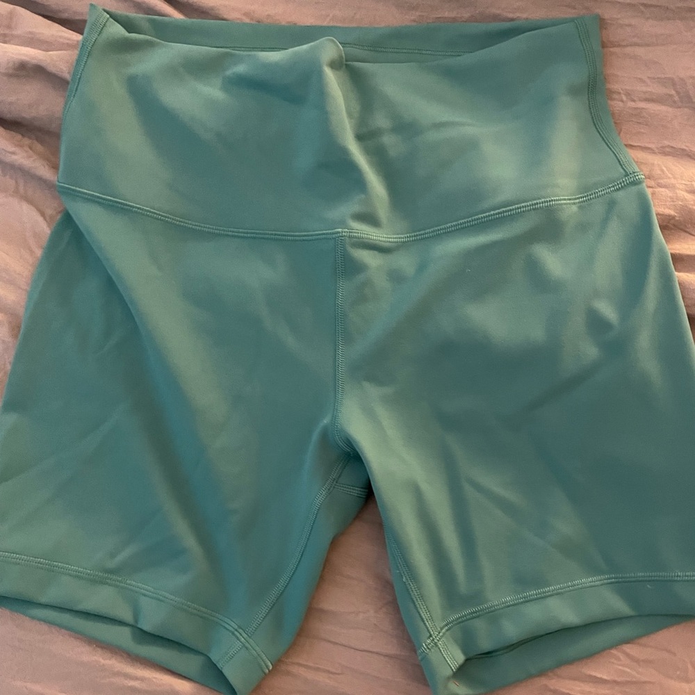 Lululemon wunder high rise shorts